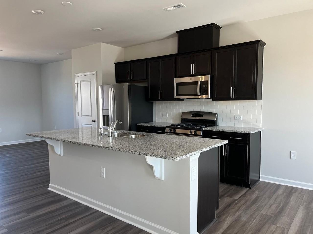 1918 Rosedale Ridge Avenue - Photo 6 of 18