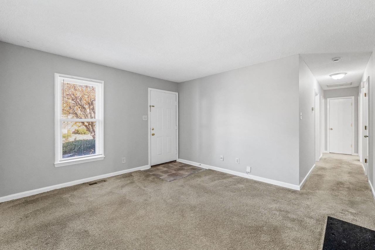 1205 Westhampton Drive - Photo 4 of 36