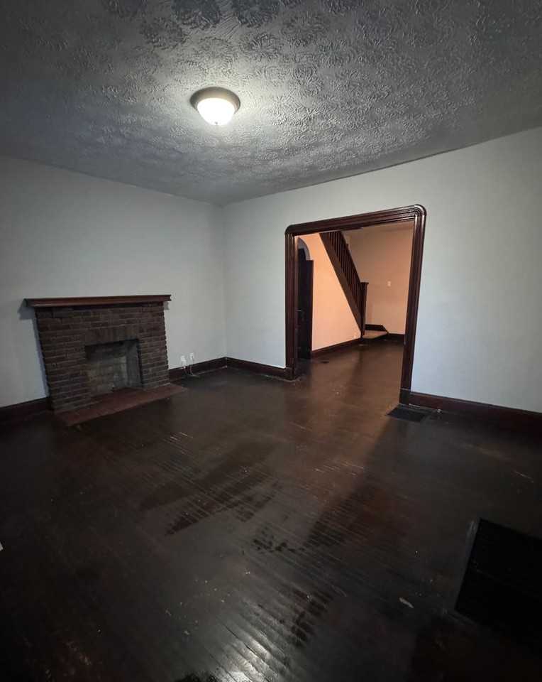 1147 Heaton St - Photo 2 of 11