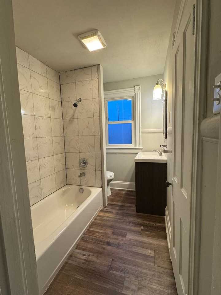 1147 Heaton St - Photo 4 of 11