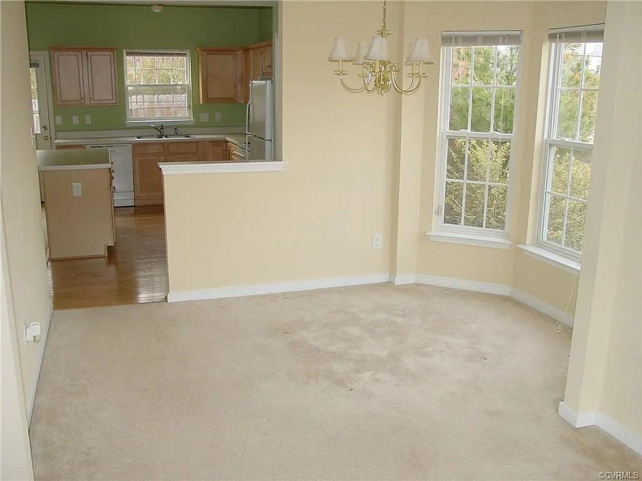 2039 Mountain Gate Ln - Photo 3 of 9