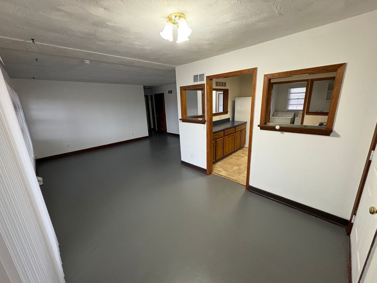 5433 W Hughes St - Photo 2 of 31