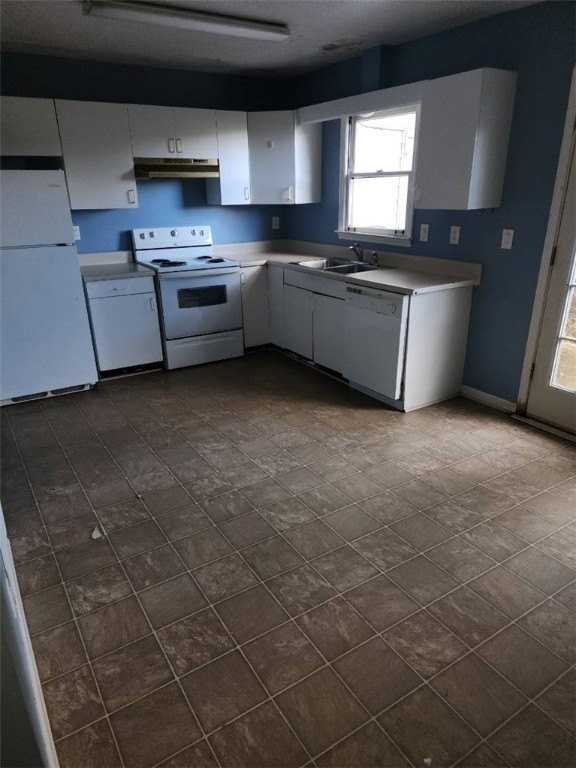 304 North Townville Street - Photo 2 of 10