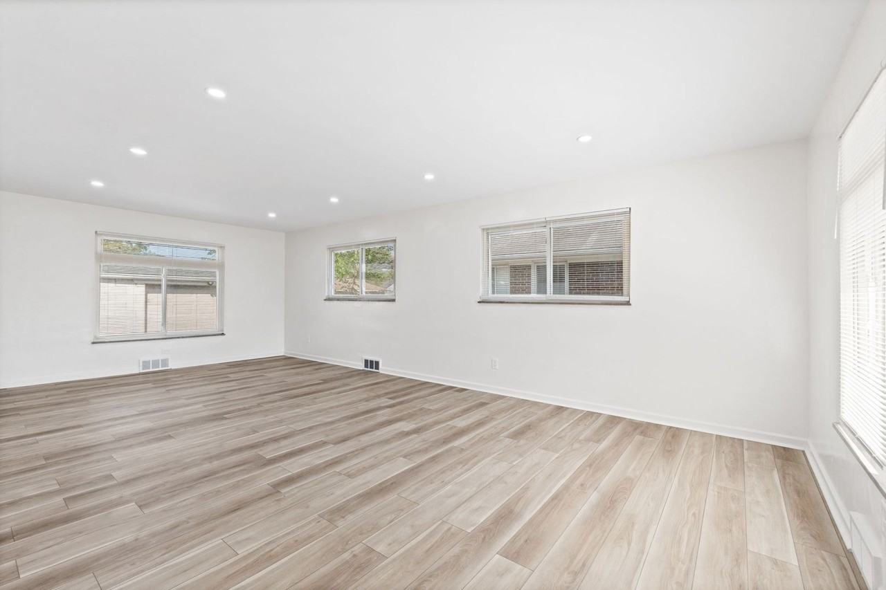 2780 Saint Joseph Avenue - Photo 2 of 15