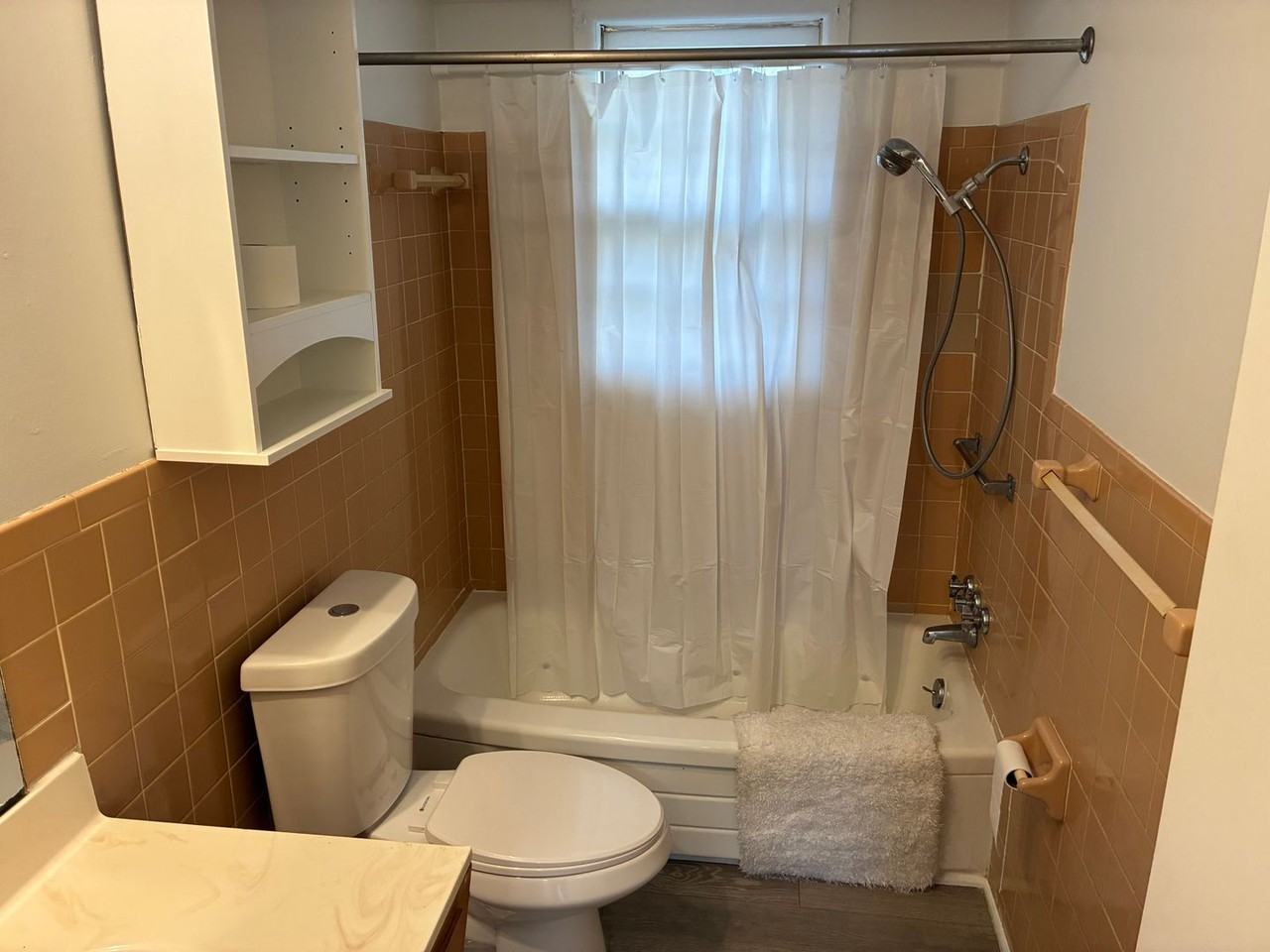 1361 E Elm St - Photo 2 of 15