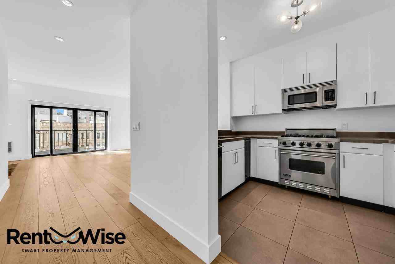 1776 Sacramento Street #706