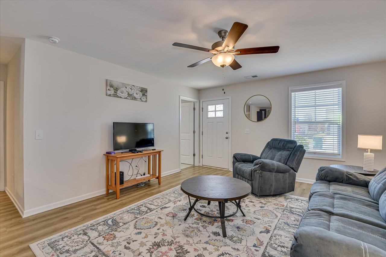 2047 Catlet Court - Photo 3 of 23