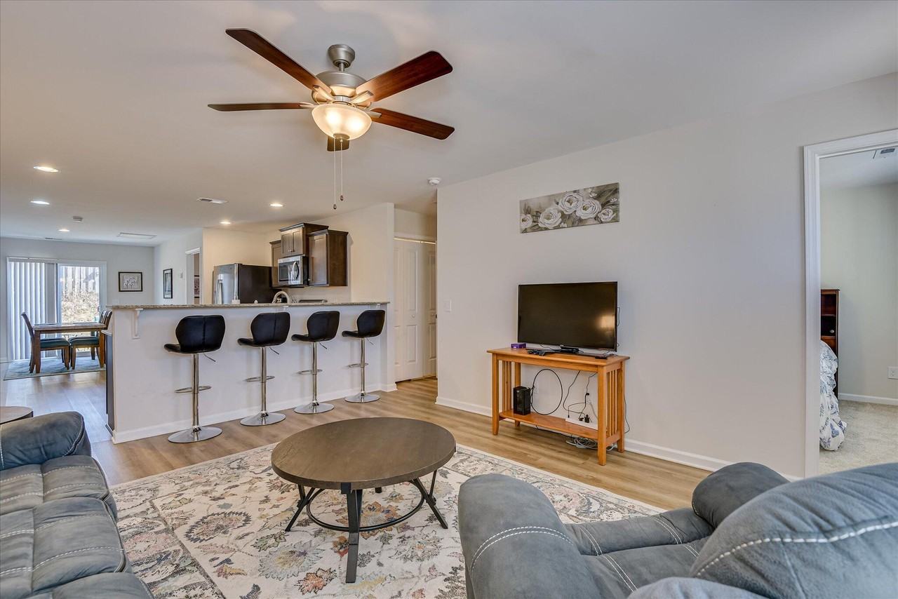 2047 Catlet Court - Photo 5 of 23