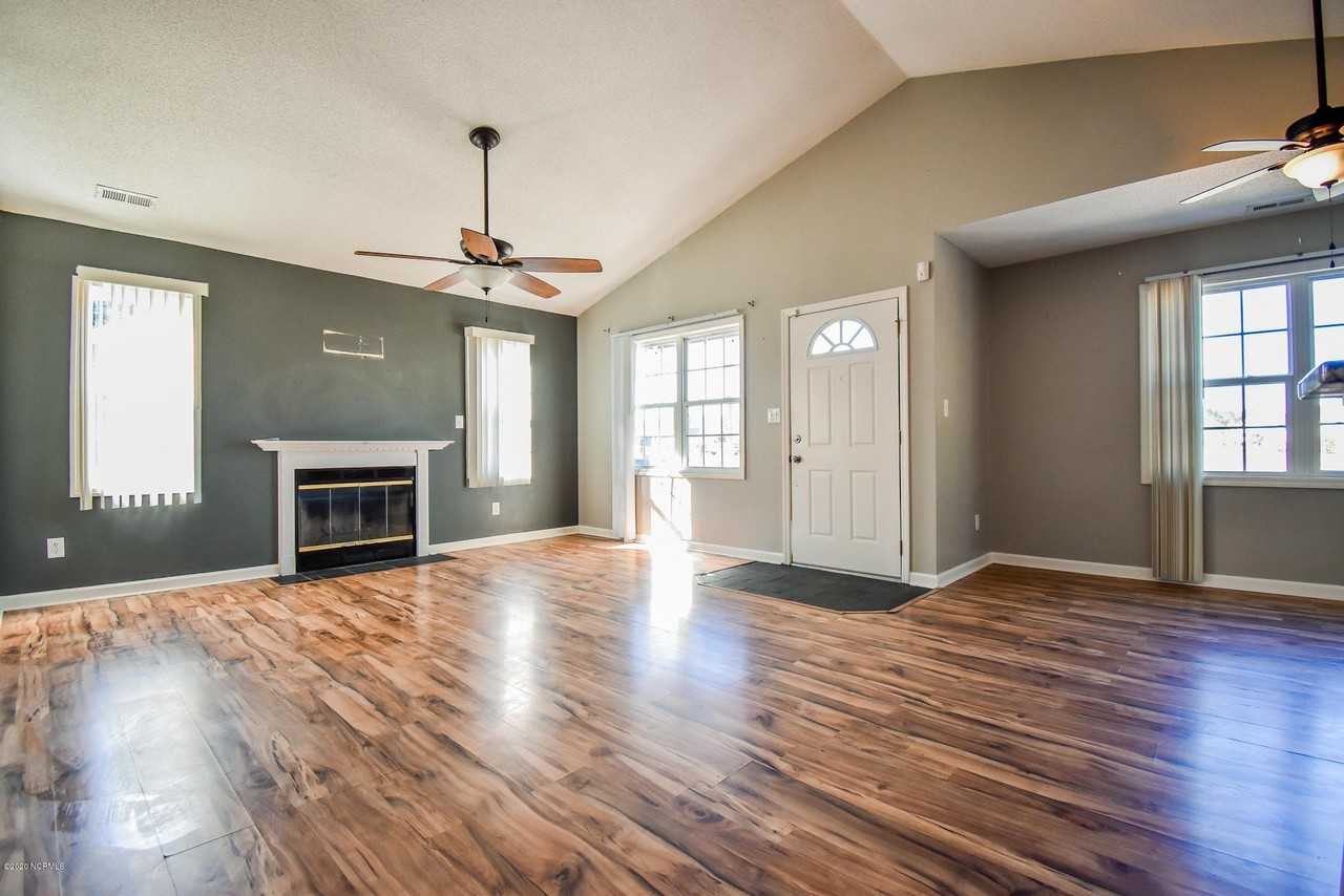 103 Daphne Drive - Photo 2 of 16