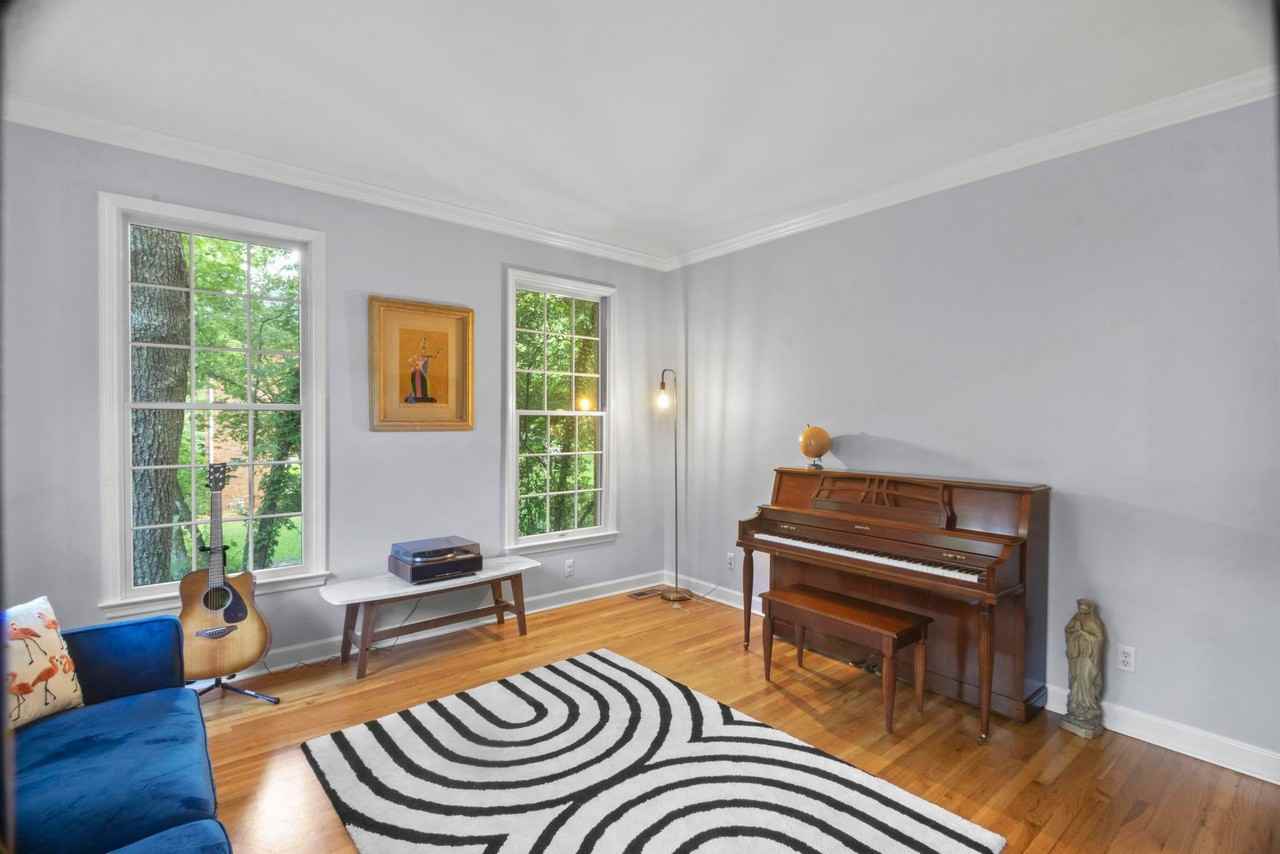 126 Hemlock Drive - Photo 3 of 32