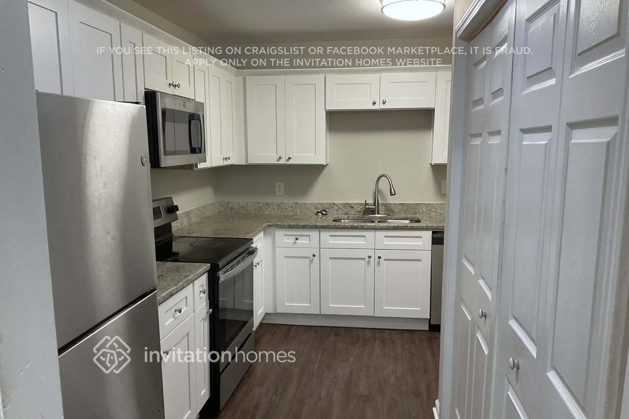 469 Stephenson Road - Photo 5 of 22