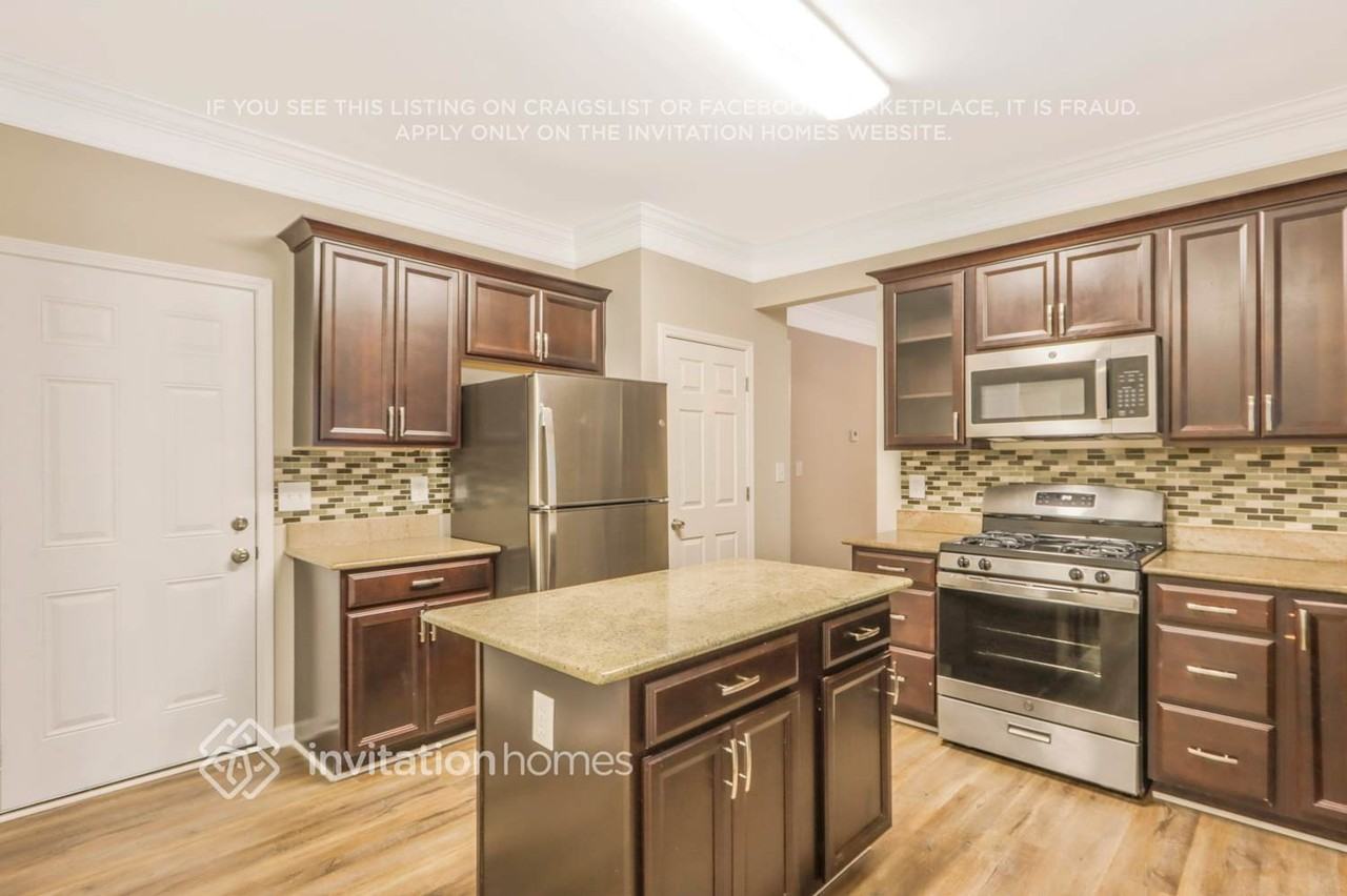 2140 Buckley Trl - Photo 6 of 26