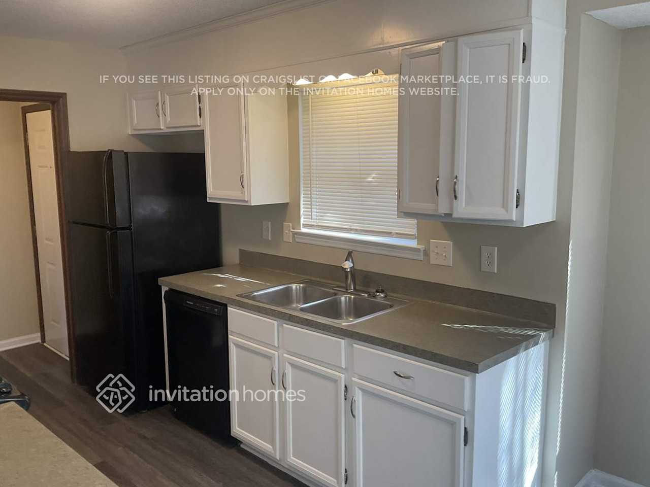 320 Wilby Dr - Photo 7 of 15