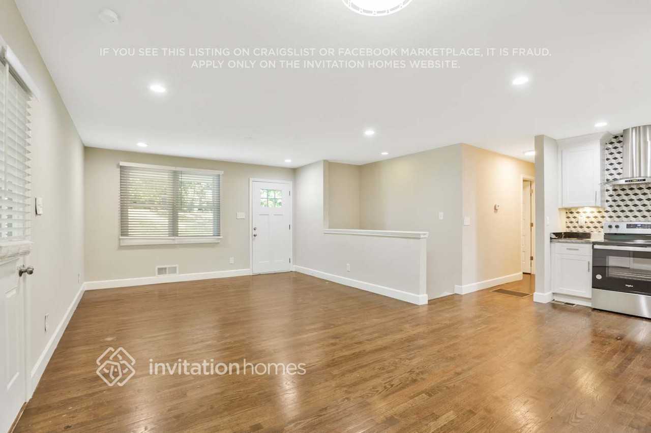 664 Indigo Ln Nw - Photo 3 of 15