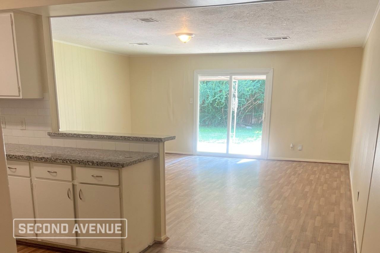 11727 N Marcia Cir - Photo 3 of 10