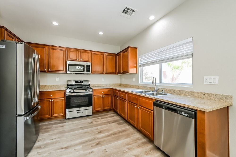 6344 Alpine Tree Ave - Photo 7 of 17