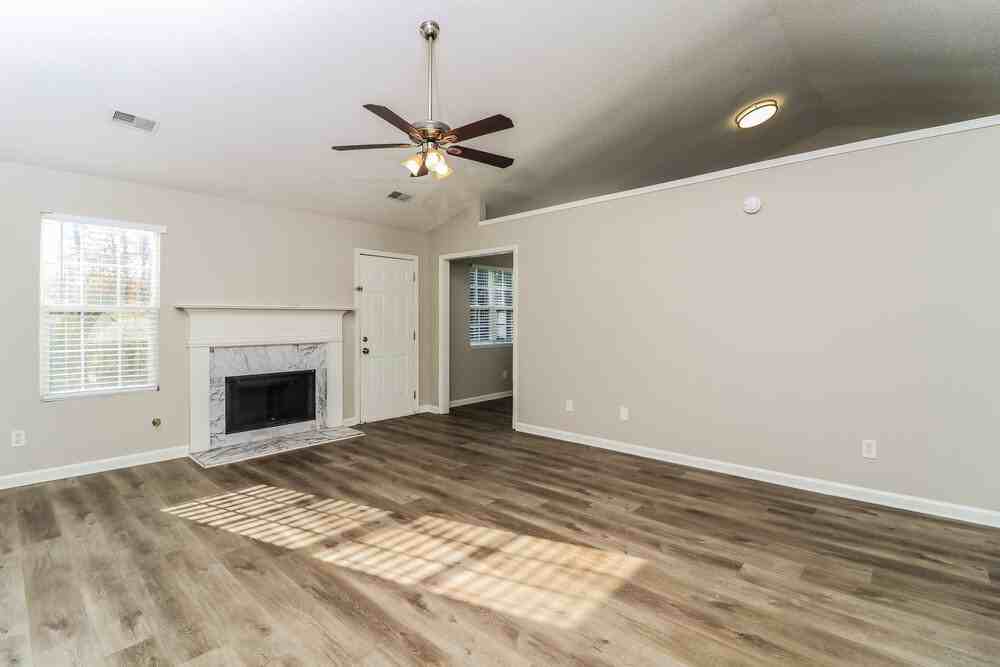 205 Ashland Manor Dr - Photo 5 of 17