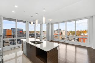 775 Av. Plymouth, apt. 306 - Photo 1 of 1