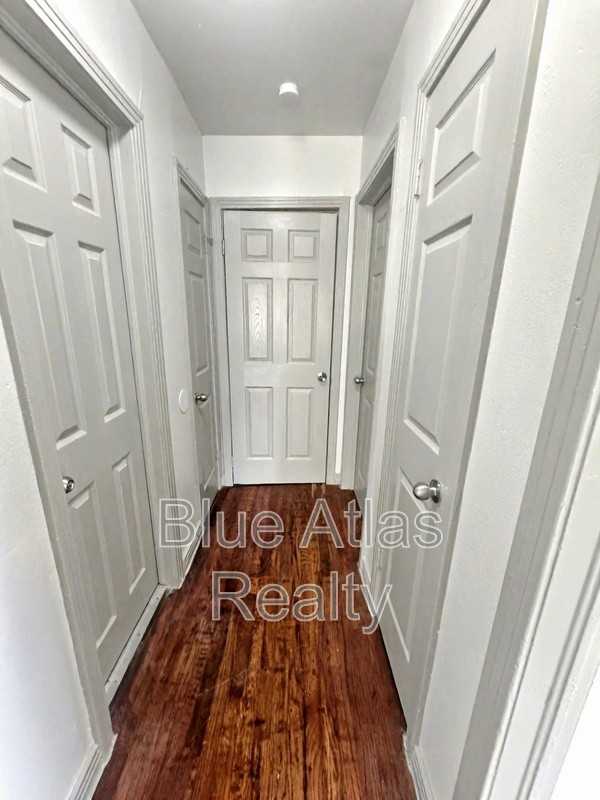 5207 Spruce Street - Photo 5 of 11