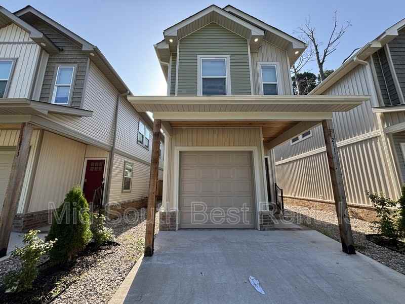 211 North Madison Street - Photo 3 of 13