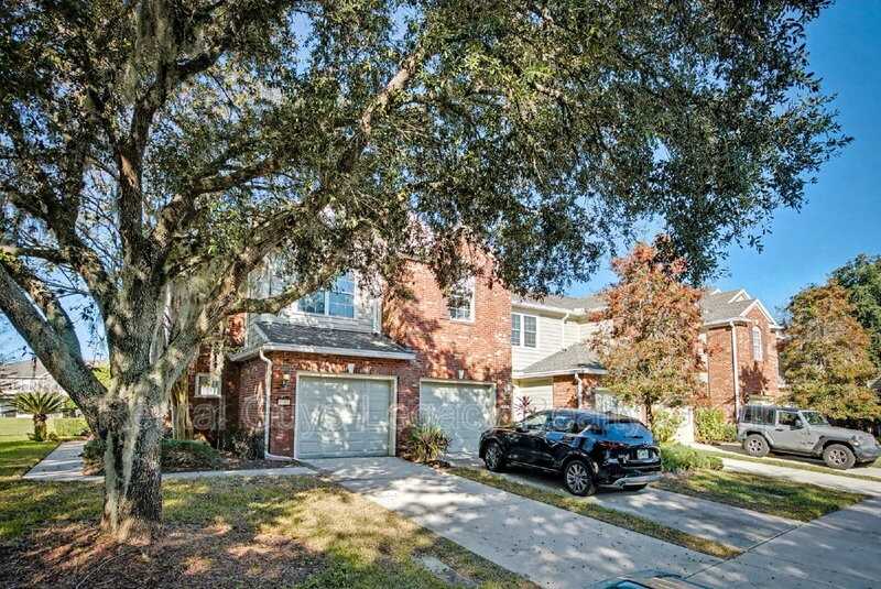 6986 Roundleaf Drive - Photo 2 of 40