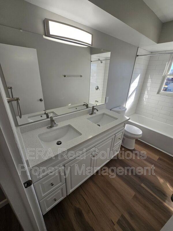 916 South Roys Avenue - Photo 2 of 20