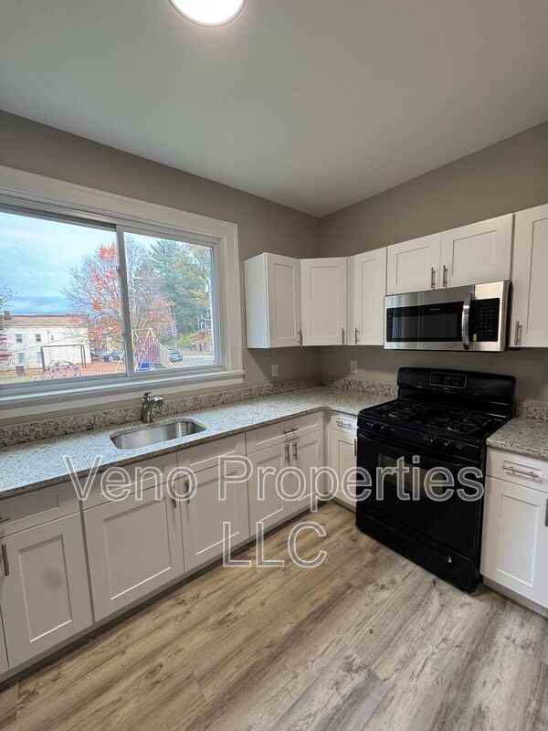 179 9th Street #1 - Photo 2 of 14