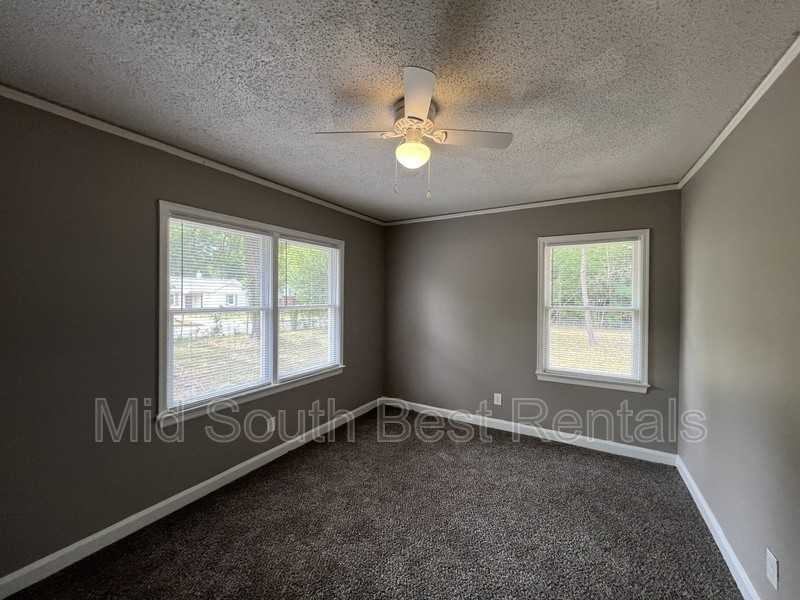 3806 Bowen Avenue - Photo 7 of 13