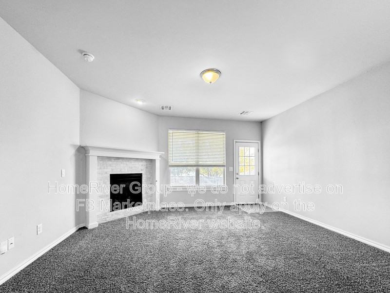 11133 NW 95th Ct - Photo 3 of 24