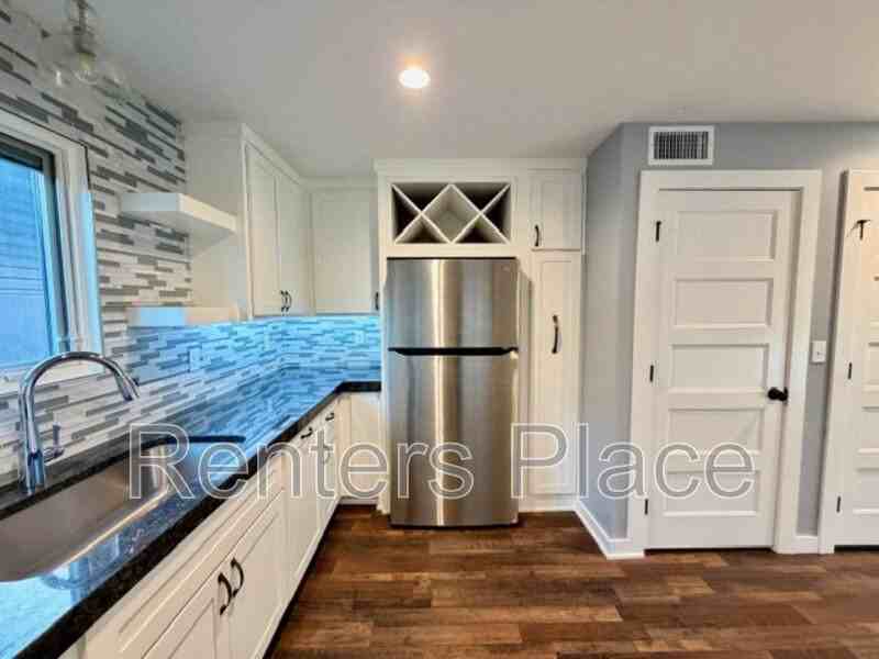 807 S Trenton Ave #1 - Photo 5 of 13