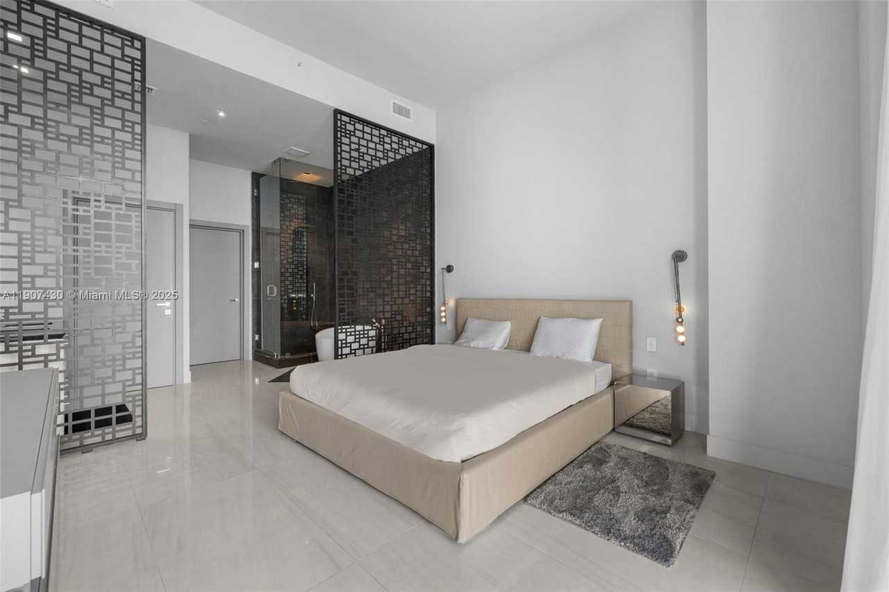 NE 32nd St & Biscayne Blvd - Photo 5 of 15