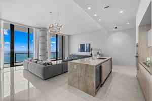 featured image of NE 32nd St & Biscayne Blvd