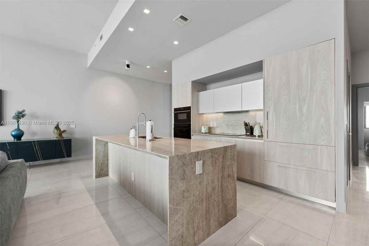 NE 32nd St & Biscayne Blvd - Photo 3 of 15