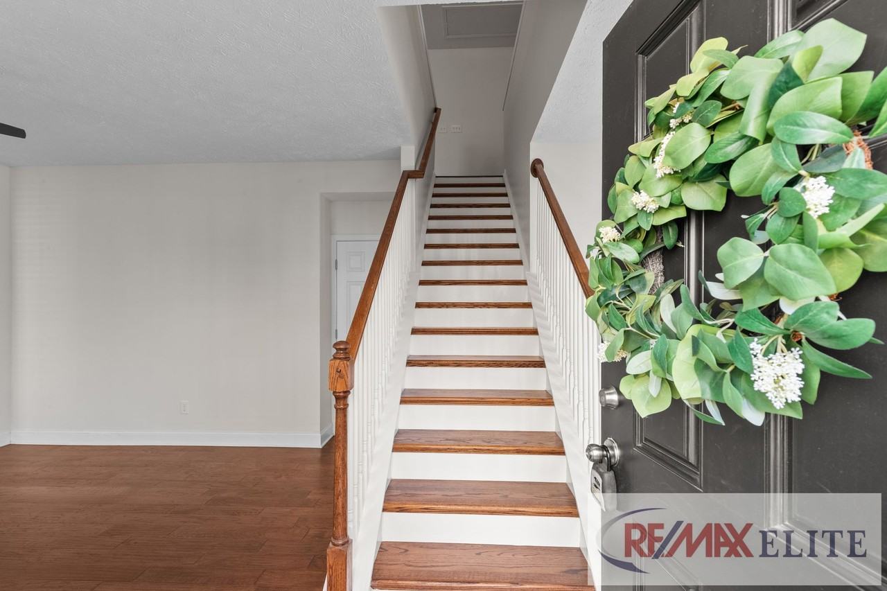 1342 Crown Point Place - Photo 7 of 33