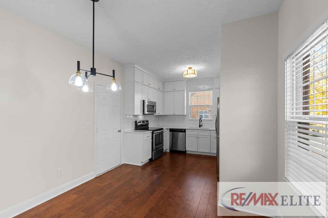 1342 Crown Point Place - Photo 5 of 33