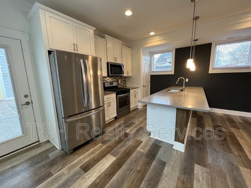 818 Villa Ave - Photo 5 of 23