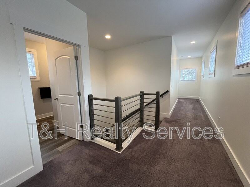 818 Villa Ave - Photo 7 of 23