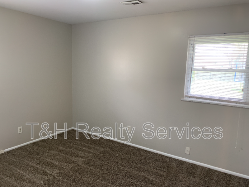 5719 W 41st Pl - Photo 7 of 20