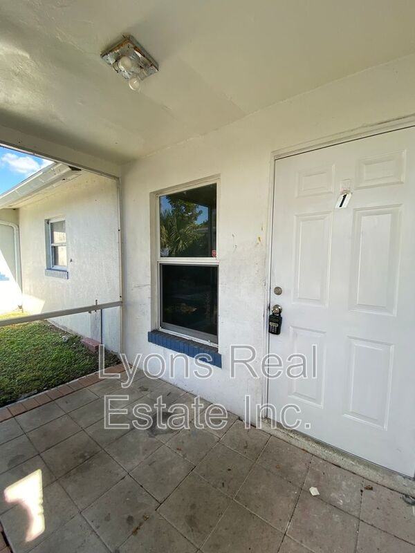40 Willis Rd #1 - Photo 2 of 7