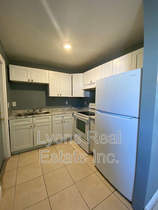 40 Willis Rd #1 - Photo 4 of 7