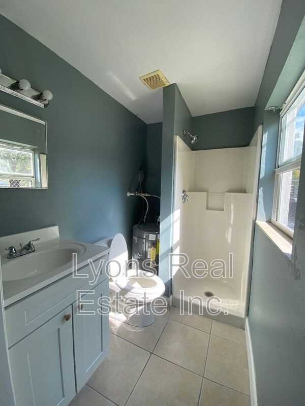 40 Willis Rd #1 - Photo 5 of 7