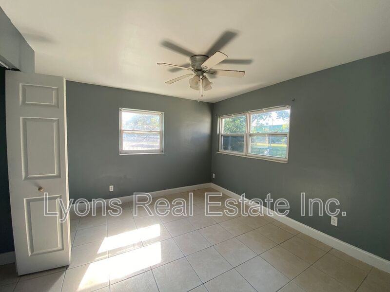 40 Willis Rd #1 - Photo 7 of 7
