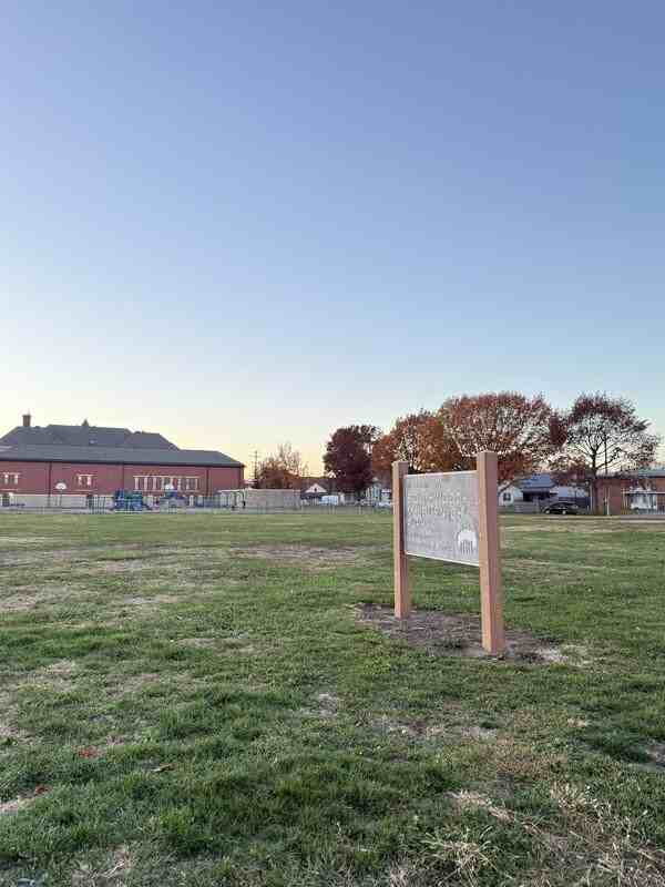 207 E Southwood Ave - Photo 4 of 29