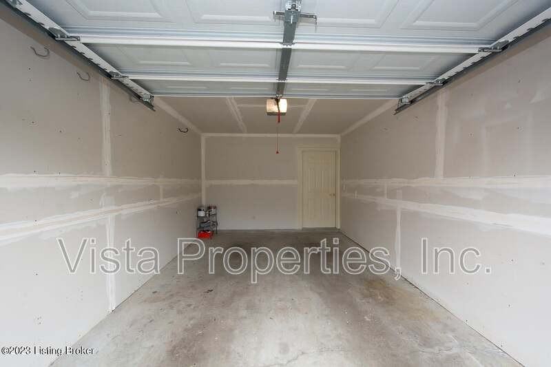 2704 Bradford Commons Dr #201 - Photo 5 of 36