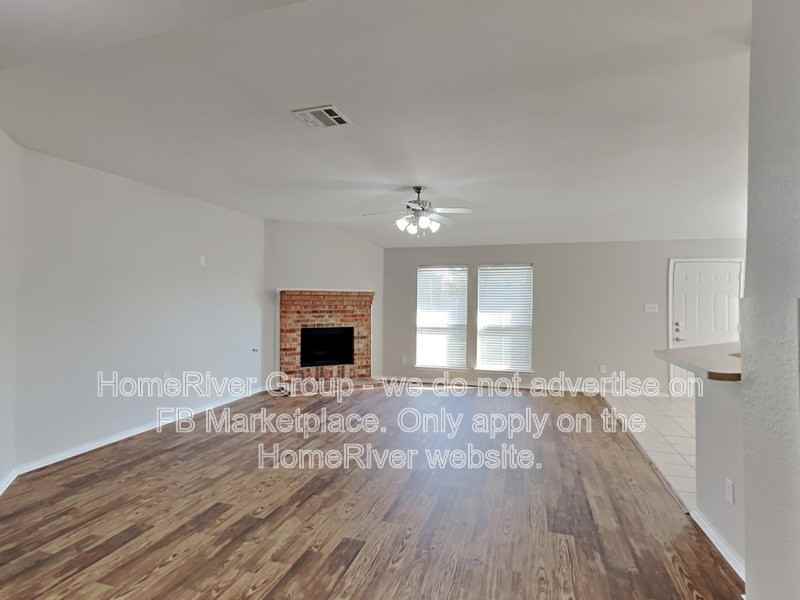 3604 Carriage Ave - Photo 3 of 29