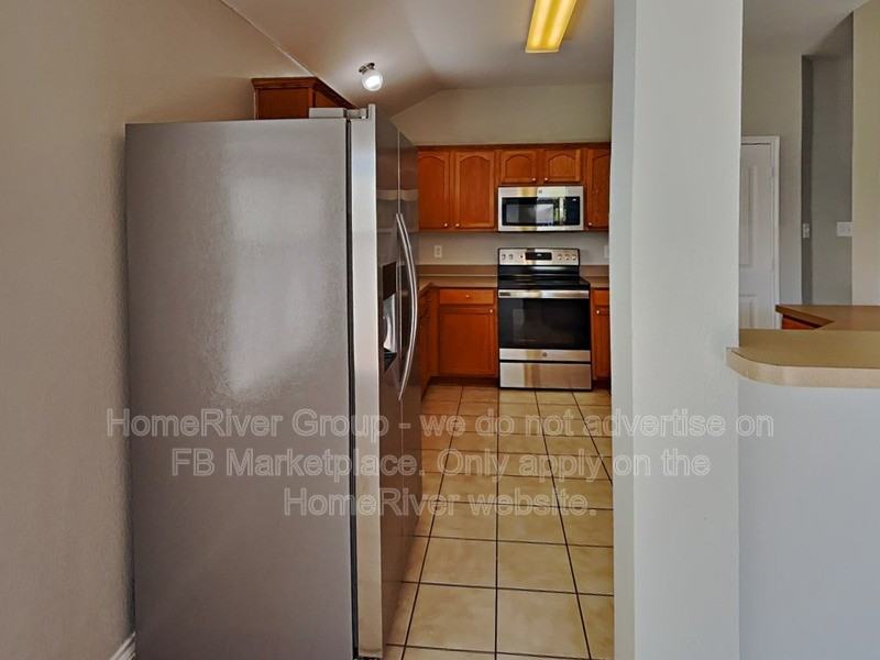 3604 Carriage Ave - Photo 5 of 29