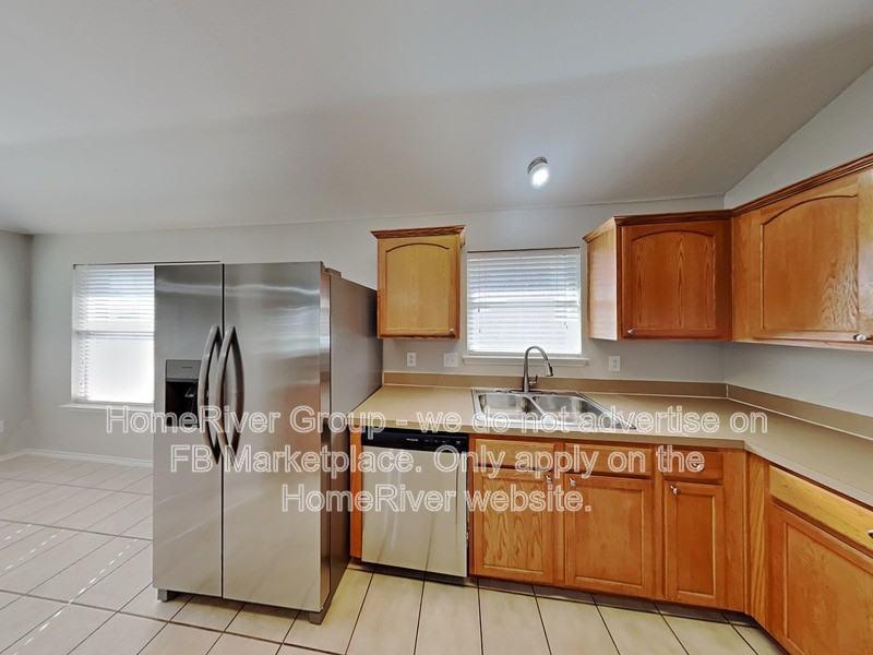 3604 Carriage Ave - Photo 7 of 29