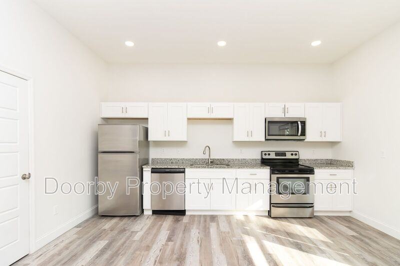 1213 N Chamberlain Ave - Photo 4 of 18