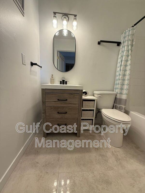 8127 Chesebro Ave - Photo 7 of 32