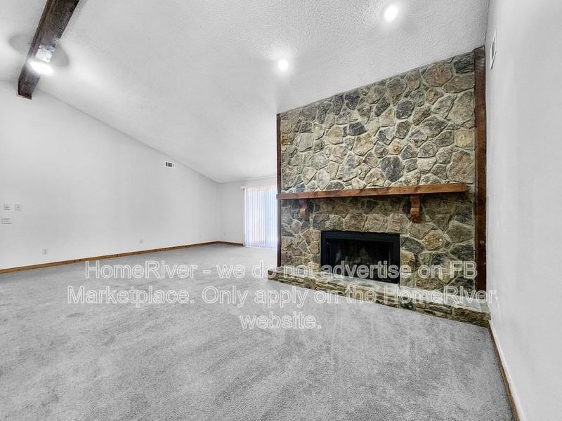 1552 Golf Link Dr - Photo 3 of 24